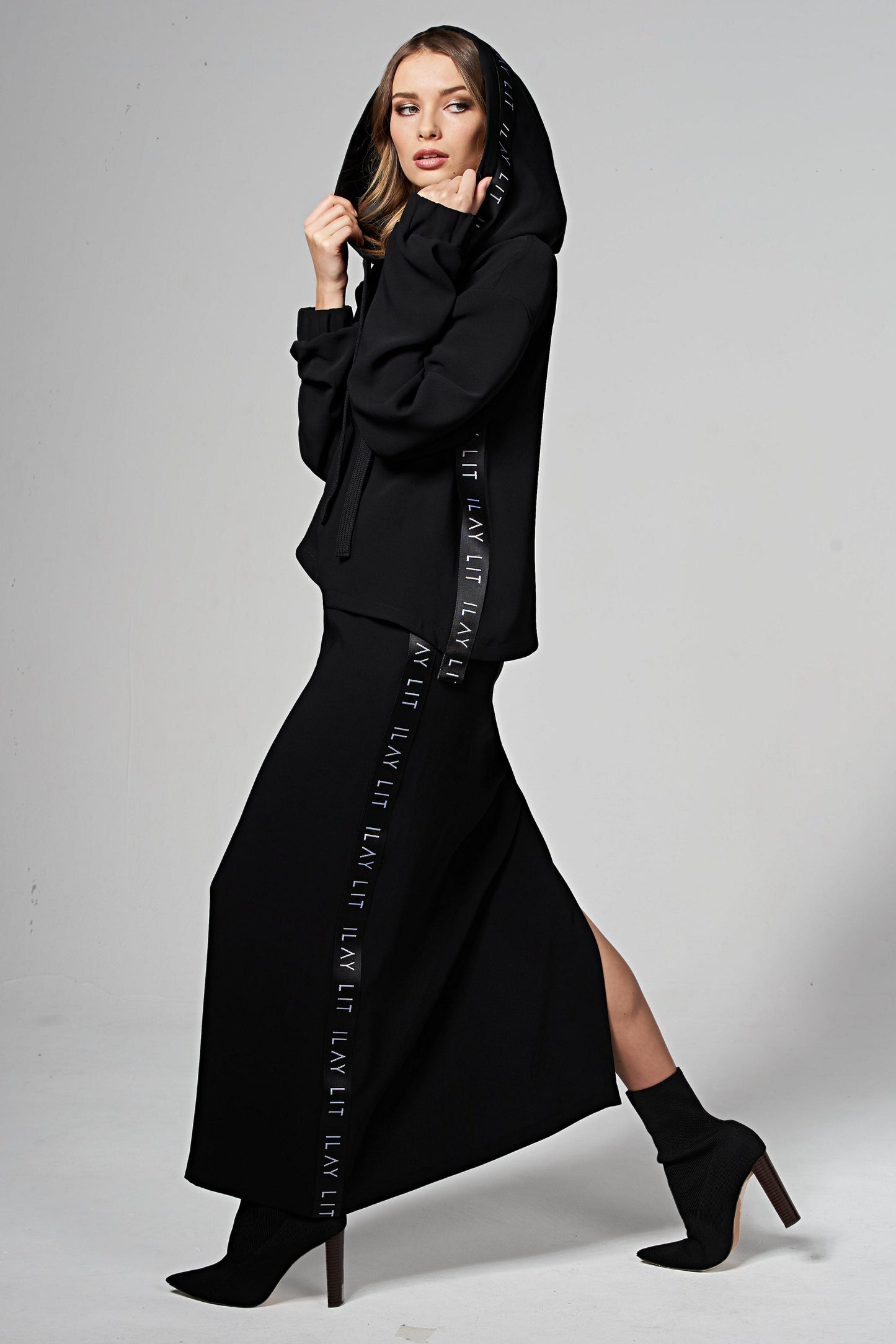 Dawn Skirt Black Ilaylit