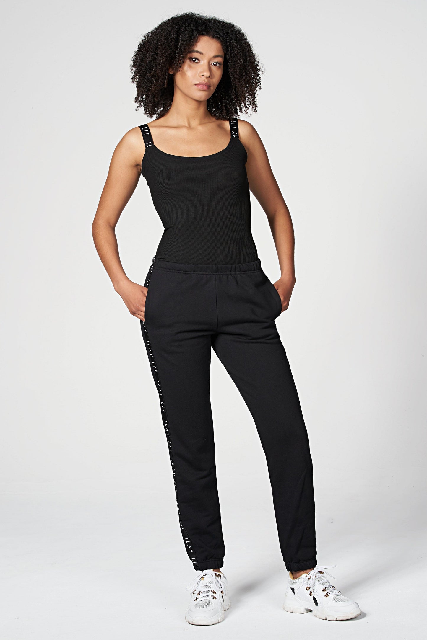 Holy Pants Black Ilaylit