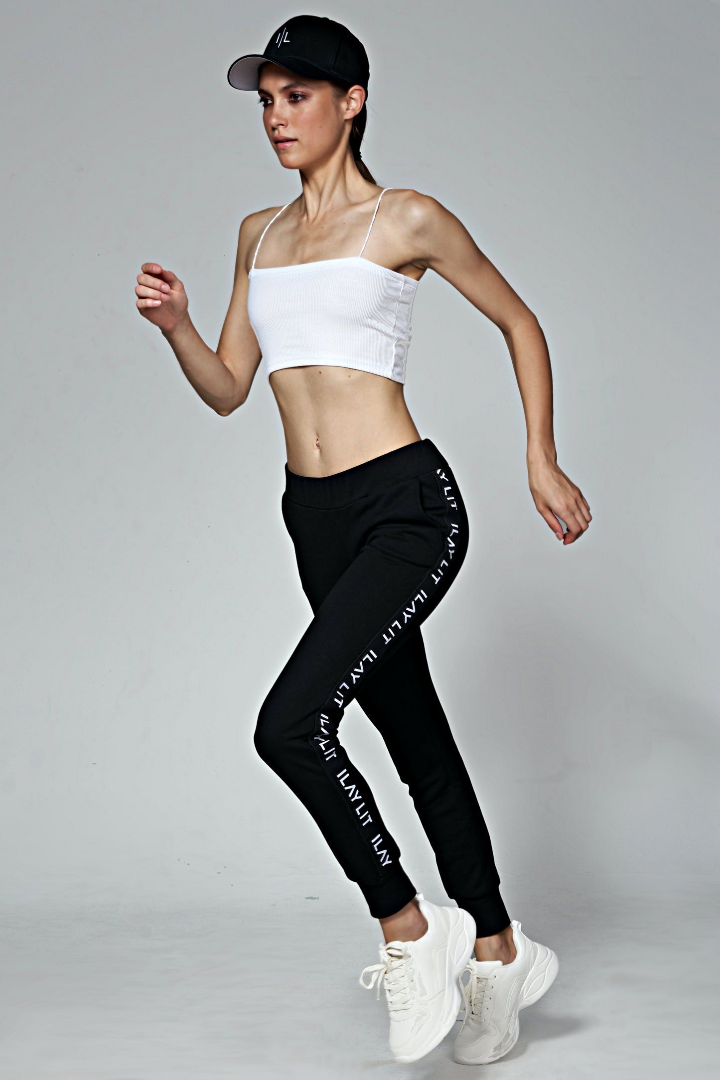 Different Pants Black