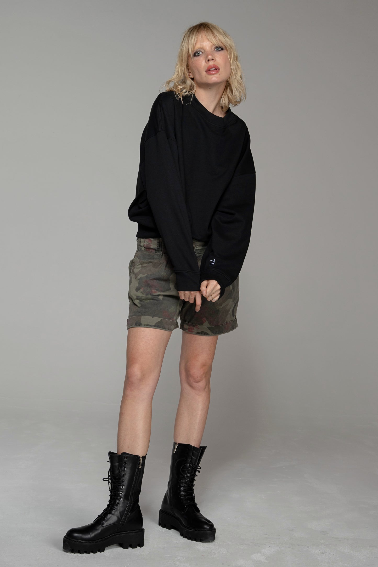 Holy Sweater Black