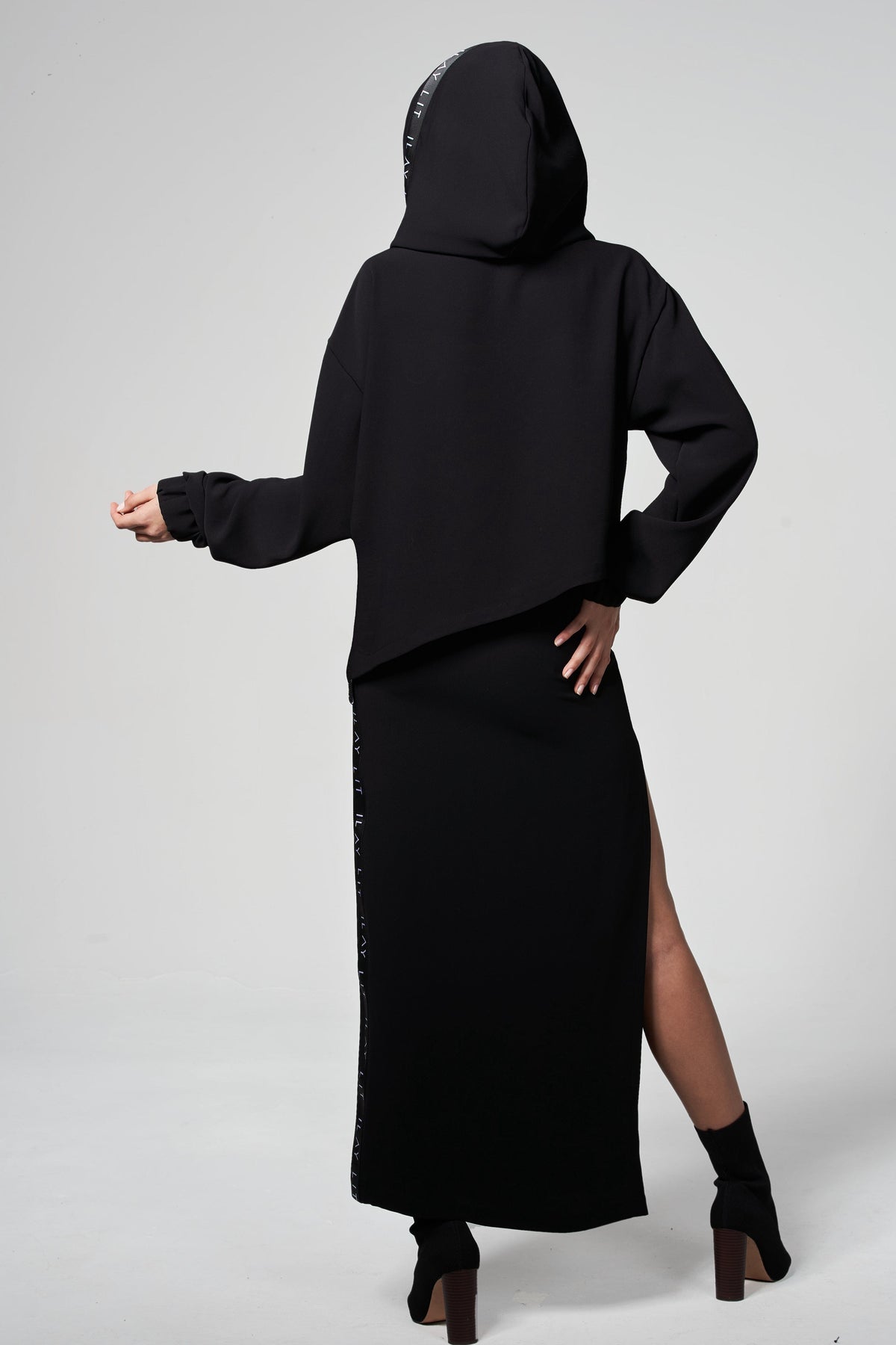 Dawn Hoodie Black Ilaylit