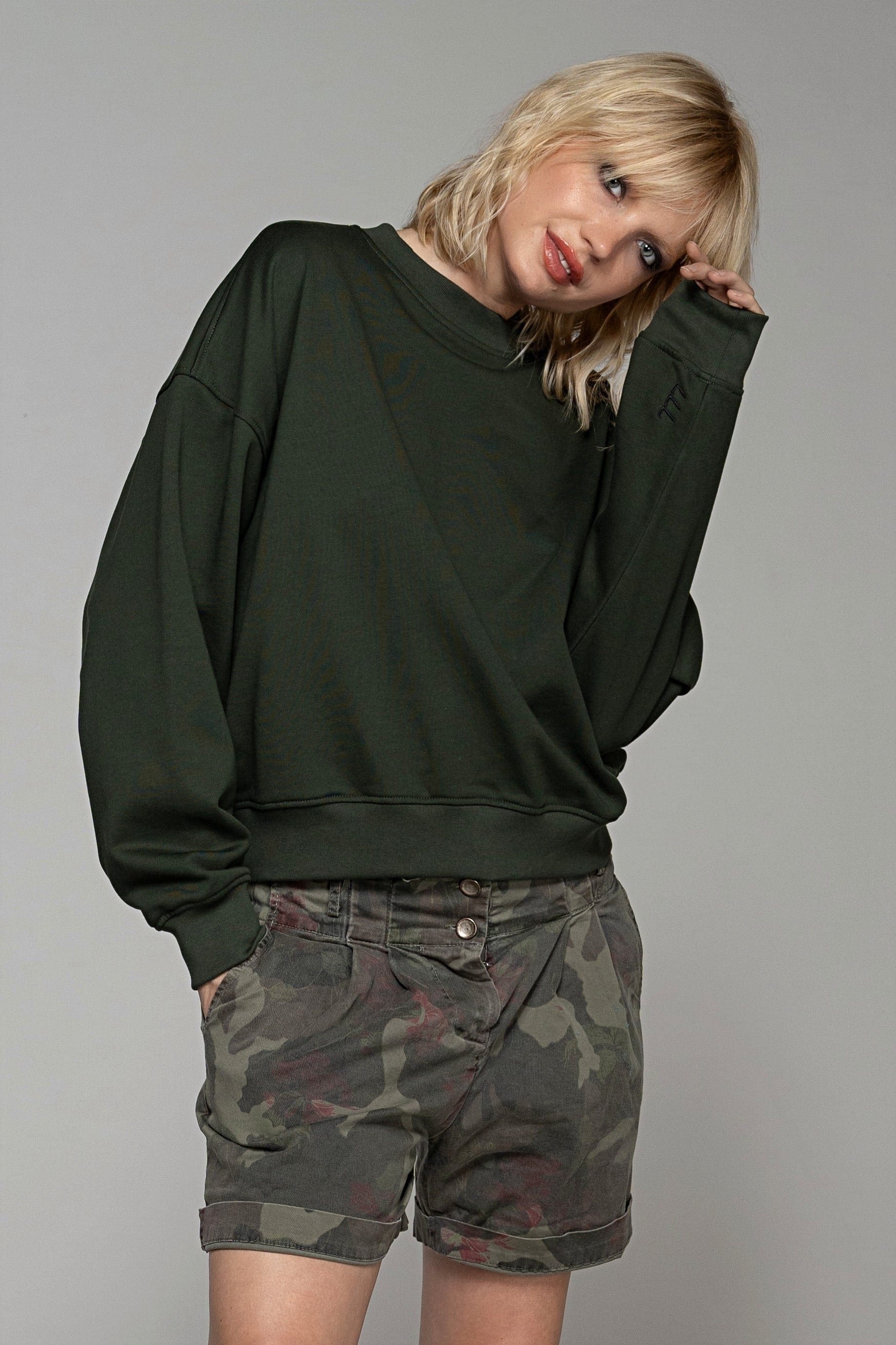Holy Sweater Olive XS Ilaylit