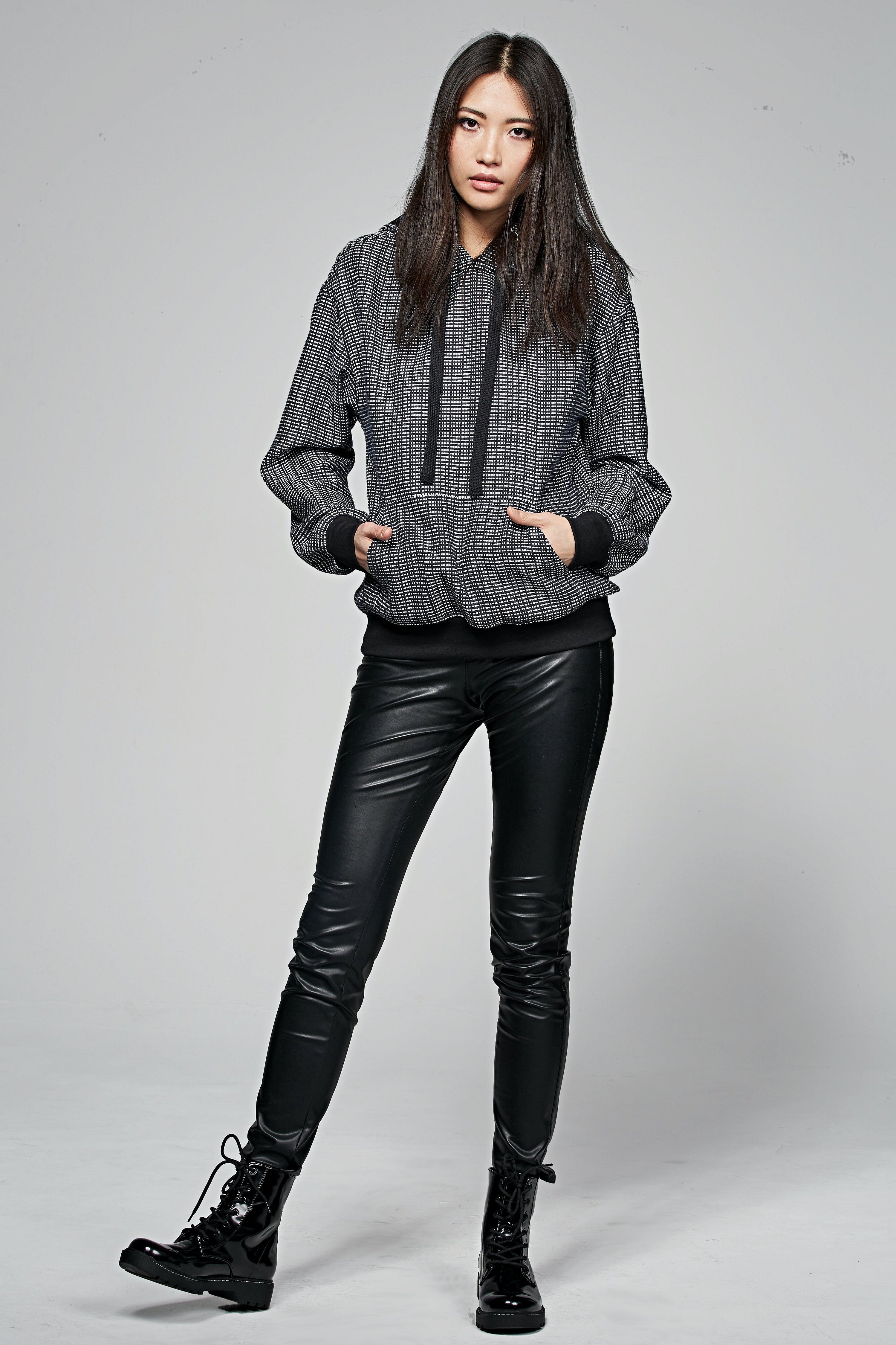 Louna Hoodie Schwarzblau Ilaylit
